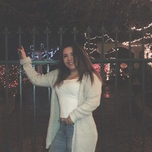 Meet your Posher, Alejandra